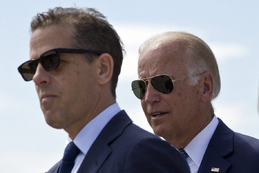 Joe Biden, pus într-o situație complicată de fiul său, Hunter