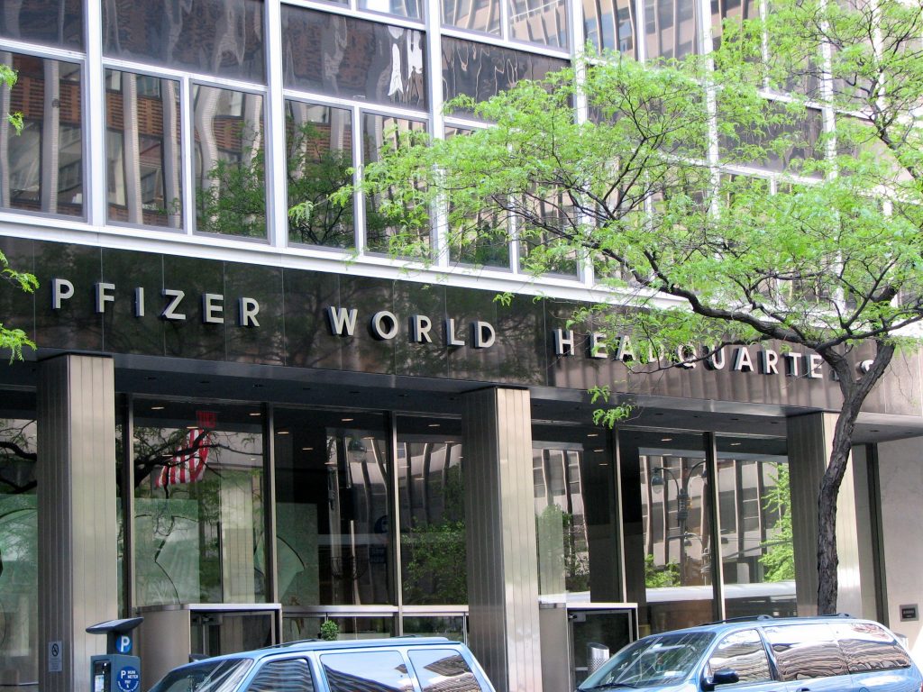 Pfizer oprește distribuția globală a pilulei pentru renunțarea la fumat. Motivul: conține agenți cancerigeni