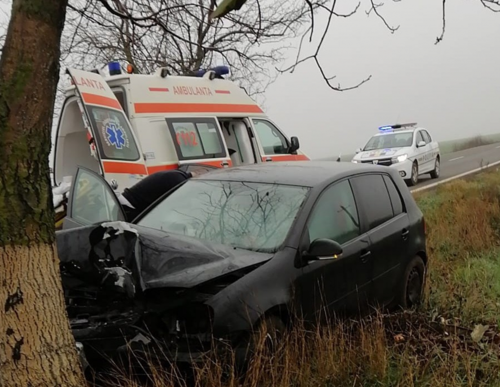 Valul de accidente nu se termină. Impact nimicitor în Prahova. Trei copii au ajuns la spital