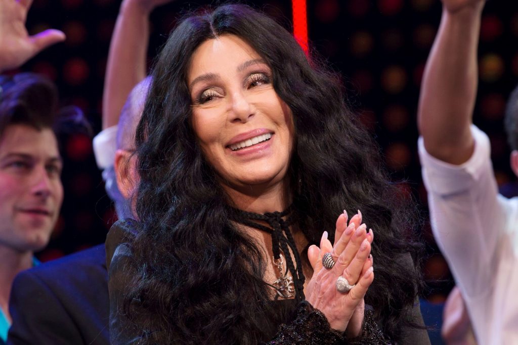 Secretele lui Cher. Șase reguli pe care vedeta pop le respectă pentru a arăta fabulous la 76 de ani