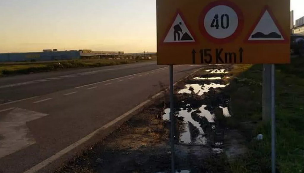 Drumul morții la Iași. Locul unde se întâmplă accidente grave pentru că drumarii nu au trasat marcajele