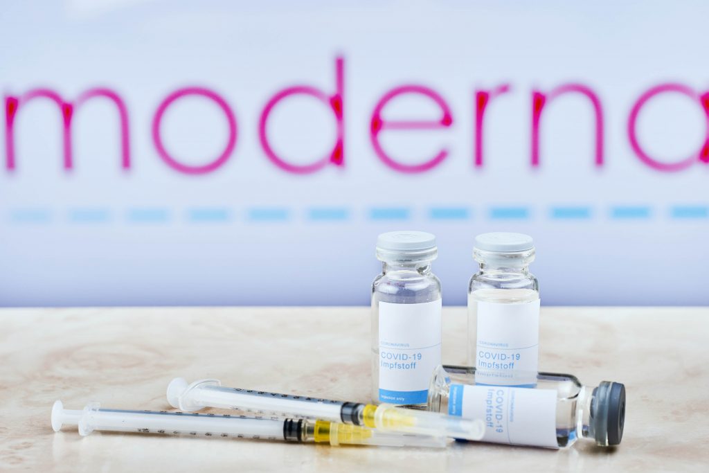 Moderna dorește vaccinarea adolescenților între 12 și 17 ani