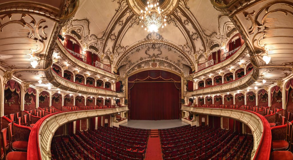Opera Națională Română din Cluj reia spectacolele în săli. Va funcționa la capacitate de 30%