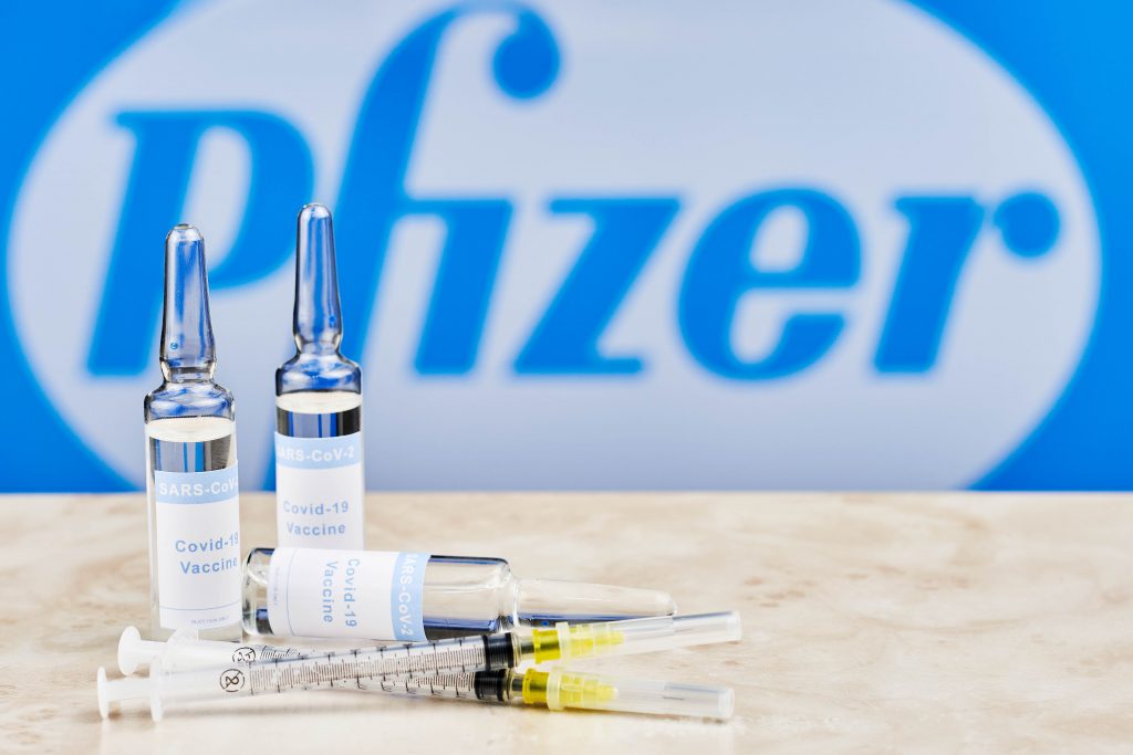 Vaccinul Pfizer nu crește riscul de boli cardiovasculare. Studiu medical