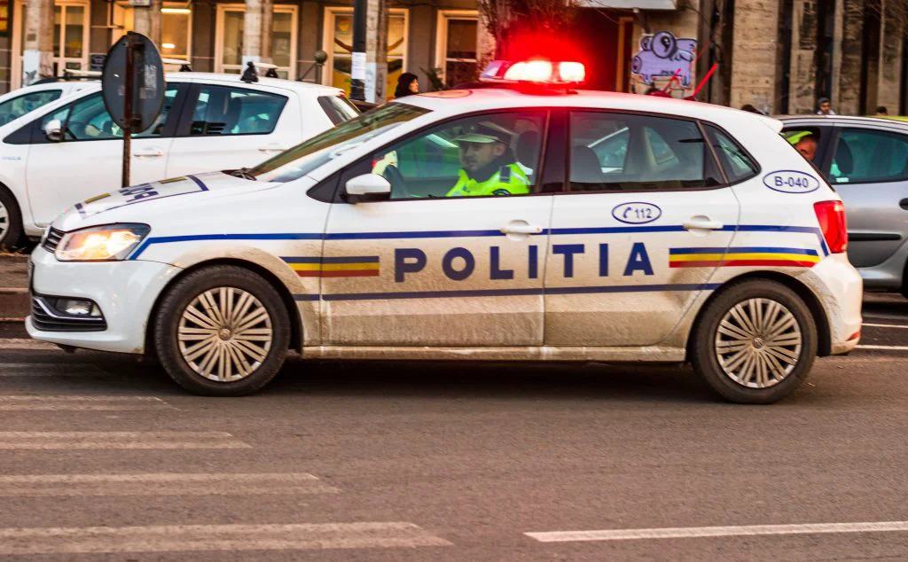 Un șofer din Galați a fost împușcat de polițiști, după o urmărire în trafic. Bărbatul avea permisul suspendat și consumase și canabis