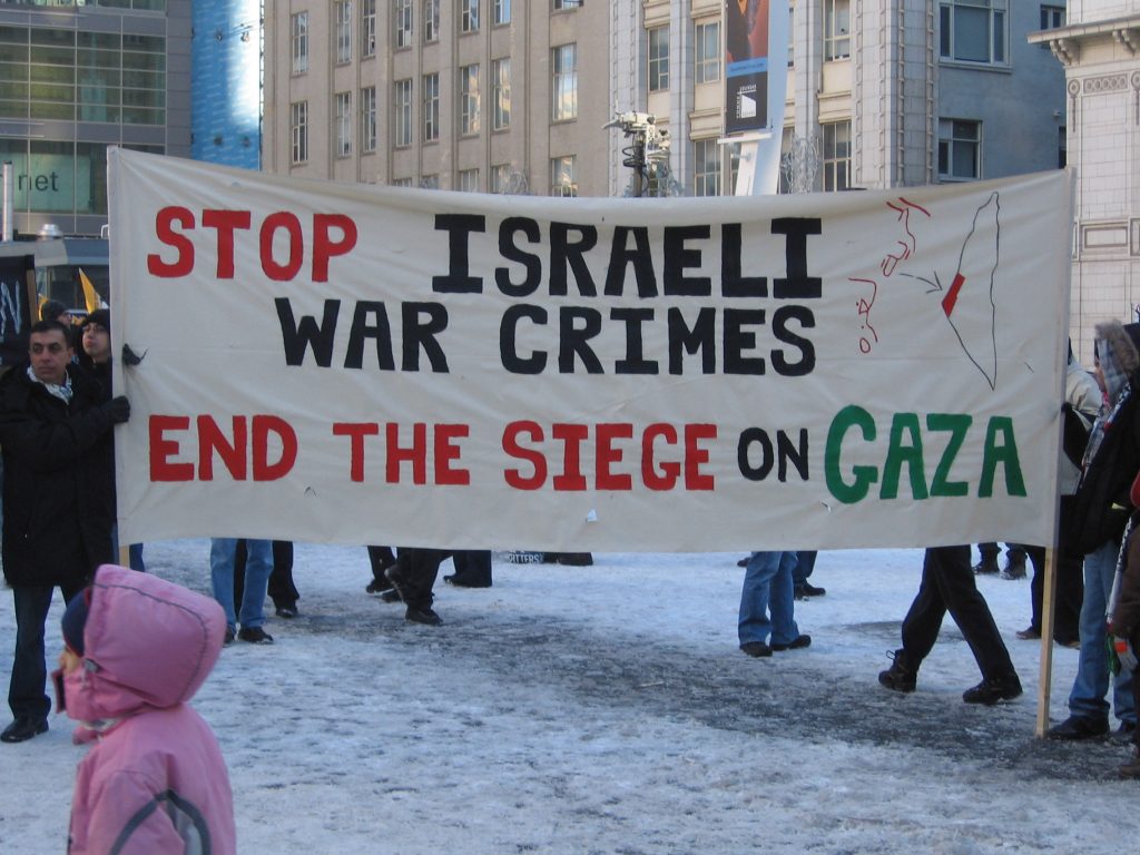 Israelienii au fost acuzaţi de „crime de război” în Gaza. Proteste la Londra