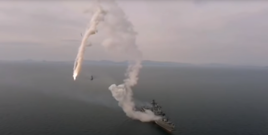 Eșec răsunător pentru armata rusă. O rachetă de croazieră s-a prăbușit în mare, imediat după lansare. Video