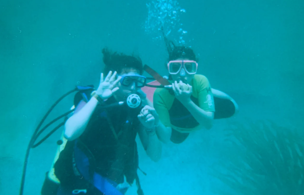 Reportaj de vacanță. O jurnalistă descrie prima sa scufundare. Minunata lume din adâncuri