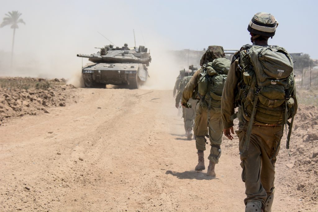 Palestinieni din Gaza, umiliţi şi reţinuţi de soldaţii israelieni doar în lenjerie intimă