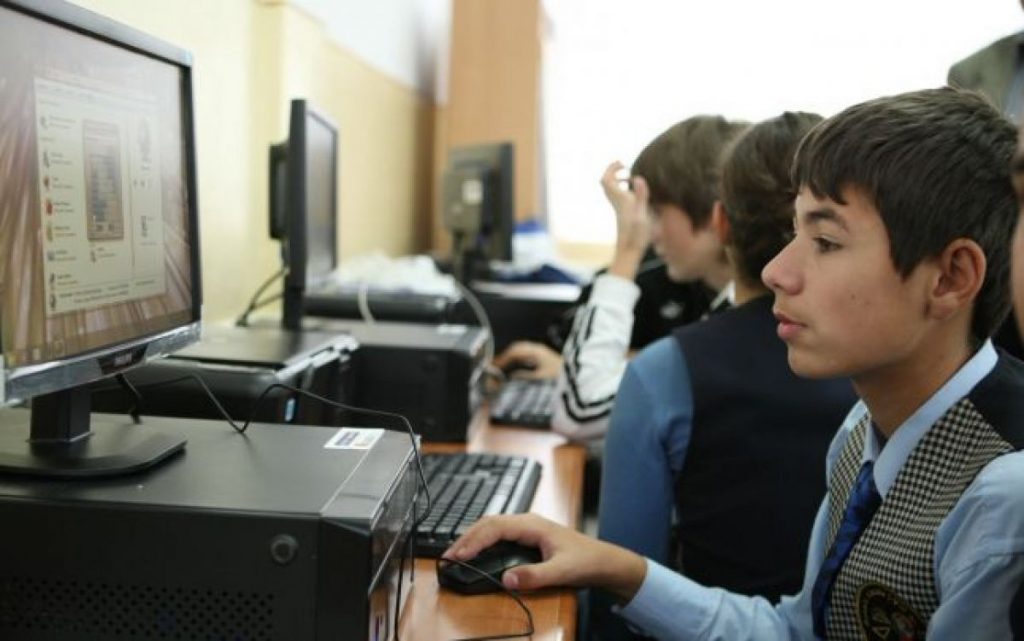 Au mai rămas doar două zile pentru elevii si studenţii care doresc ajutorul de stat privind achiziţia unui calculator