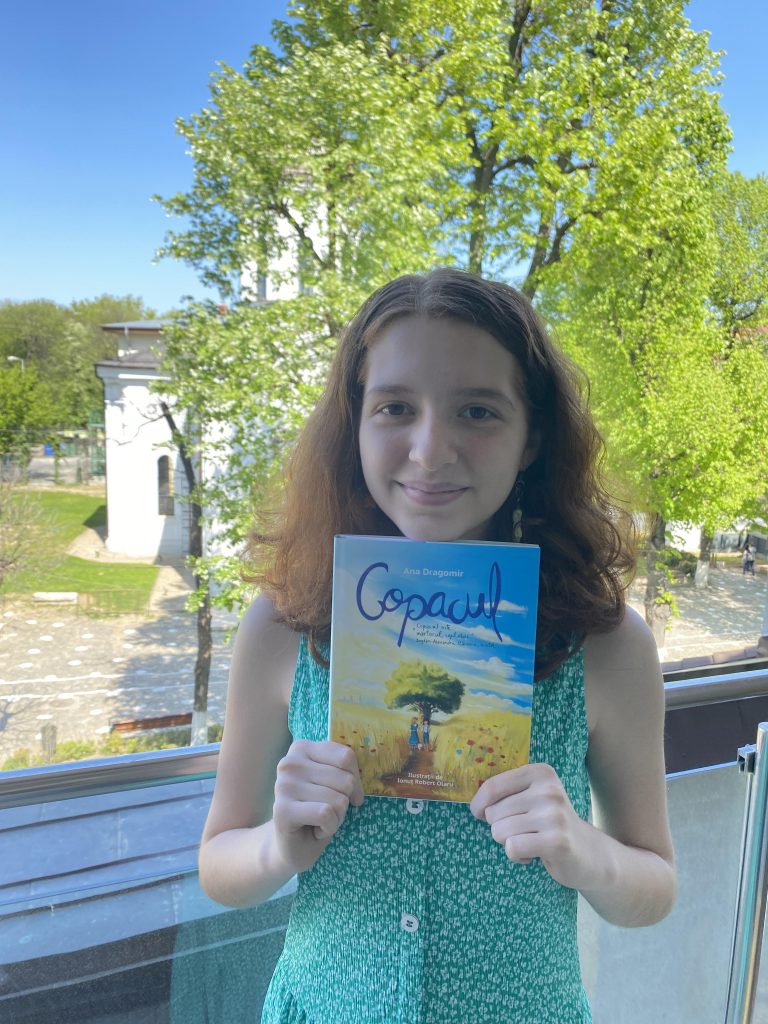 INTERVIU/ La 14 ani, a publicat deja 3 cărți pentru copii și visează să cucerească lumea. Ana Dragomir este „vocea” copacilor!