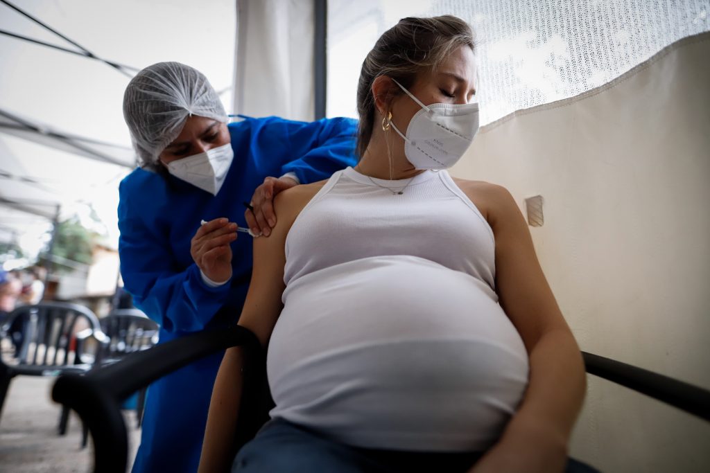 Efectele vaccinului asupra fertilității și alăptării. Ultimele informații transmise de un reputat imunolog