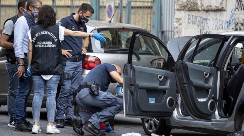 Poliția a dezamorsat o bombă descoperită în mașina unui politician: „Ar fi putut exploda”. FOTO