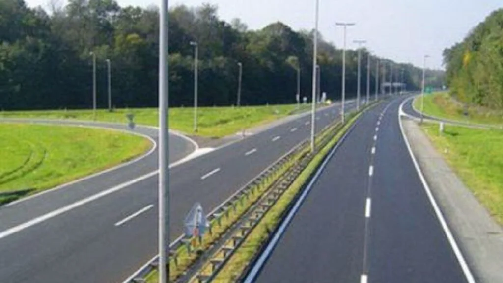Drumul expres Oradea-Arad. Șoferii vor circula pe șoseaua de mare viteză în decembrie. Video