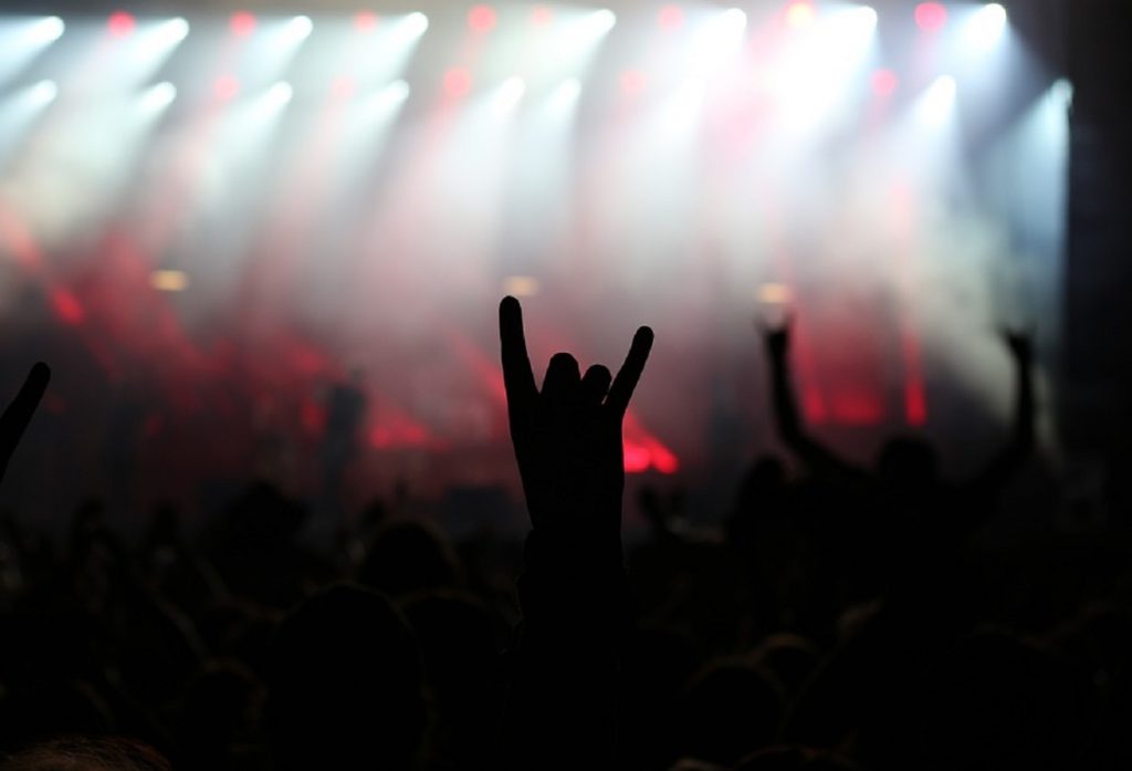 Liderul trupei rock Blink-182 suferă de cancer. Mark Hoppus: „E nașpa și sunt speriat”