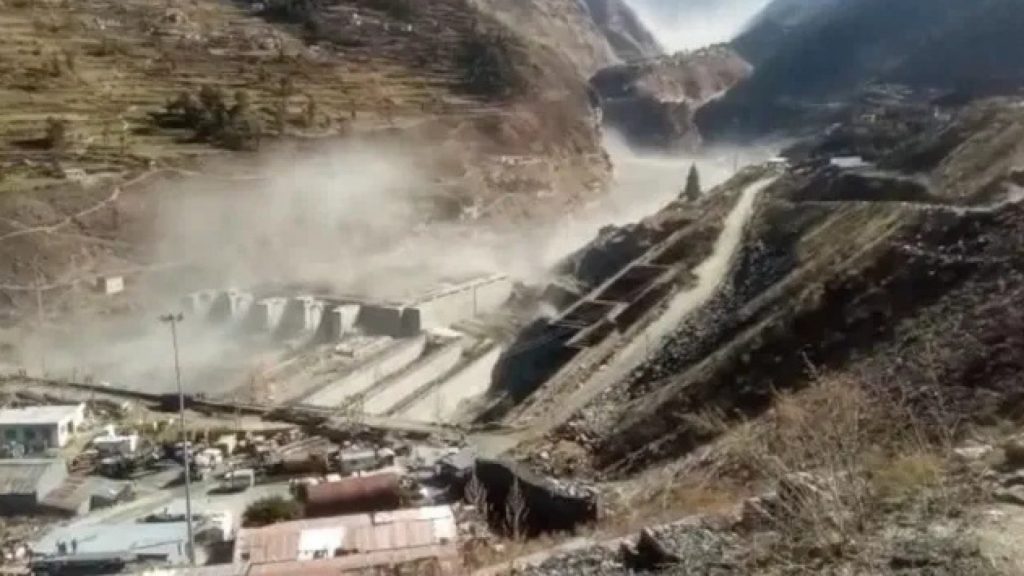 Cercetători despre prăbușirea ghețarului din Himalaya, unde au murit 200 de oameni. Energie echivalentă cu cea a 15 bombe atomice