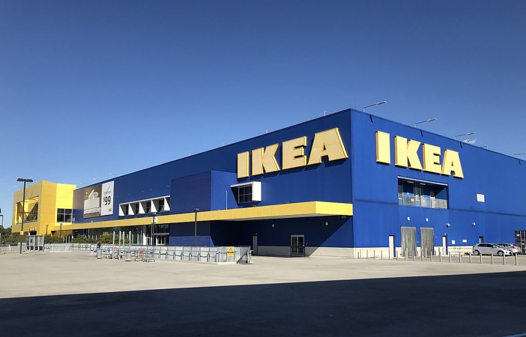 O nouă înșelăciune. Escrocii se folosesc de numele IKEA. Oamenii au rămas fără bani