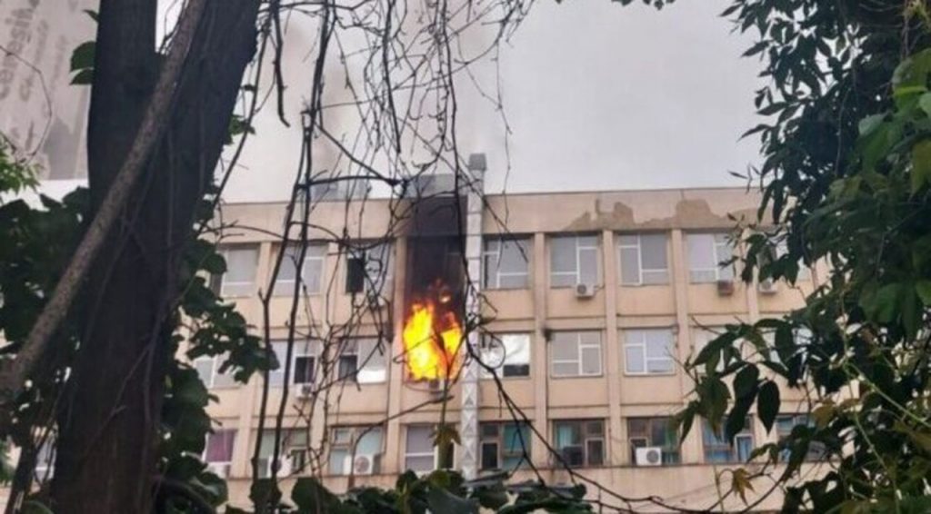 News Alert. Incendiu la Spitalul Clinic de Urgență pentru Copii „Sfânta Maria” din Iași. Plan roșu de intervenție. VIDEO