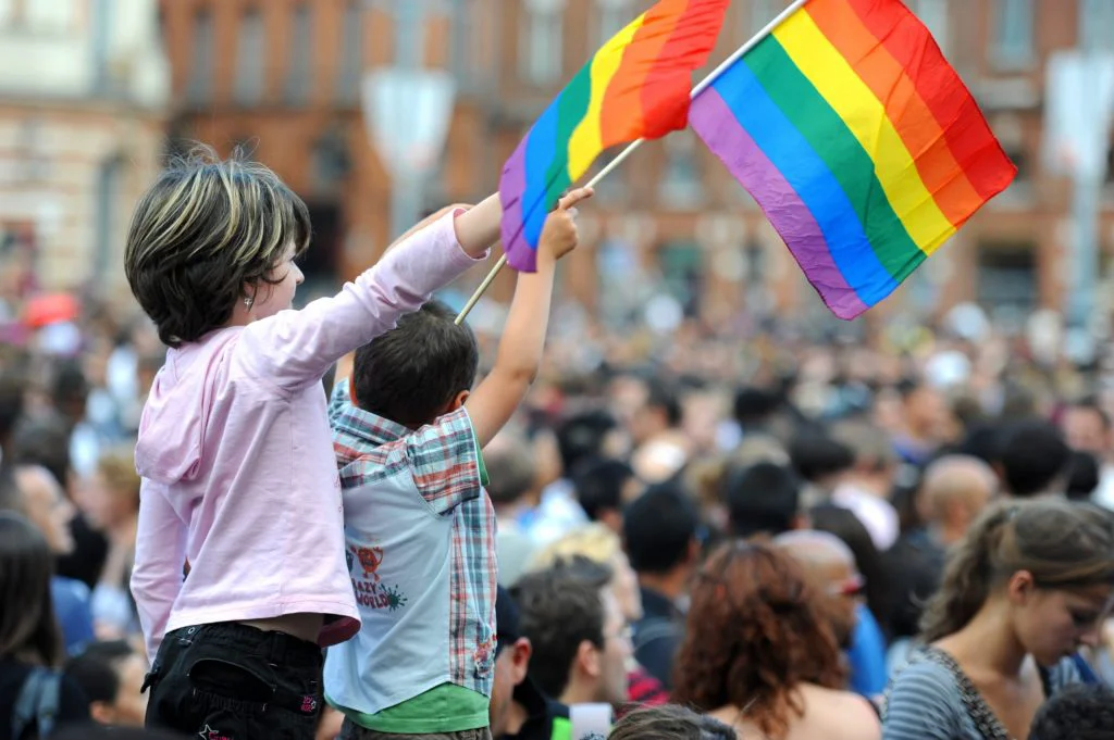 Polonia se va opune prin veto recunoașterii părinților de același sex