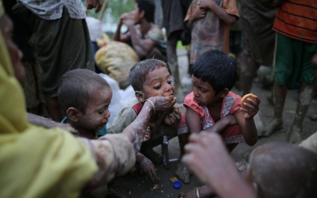 Foamete fără precedent. Oamenii din Madagascar au ajuns să mănânce lăcuste și noroi