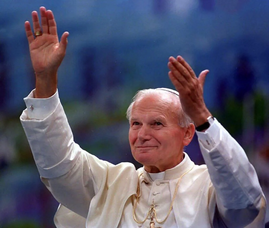 Polonezii au manifestat în stradă pentru apărarea reputației fostului papă Ioan Paul al II-lea, acuzat că ar fi ascuns fapte de pedofilie