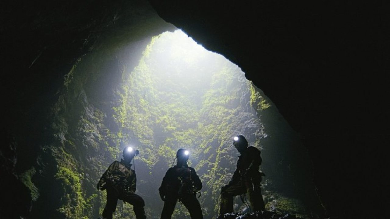 Peștera care deschide drumul spre lumea de dincolo. „A înghițit” mii de turiști