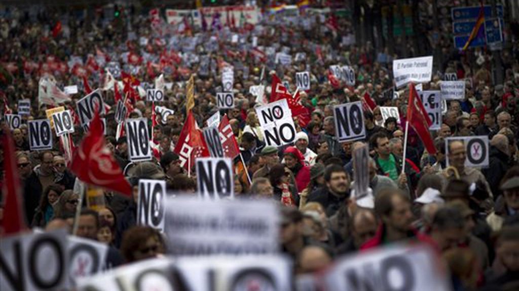 Manifestații puternice la Madrid. Manifestanții nu vor grațierea liderilor separatiști catalani care-au încercat ”să rupă țara”