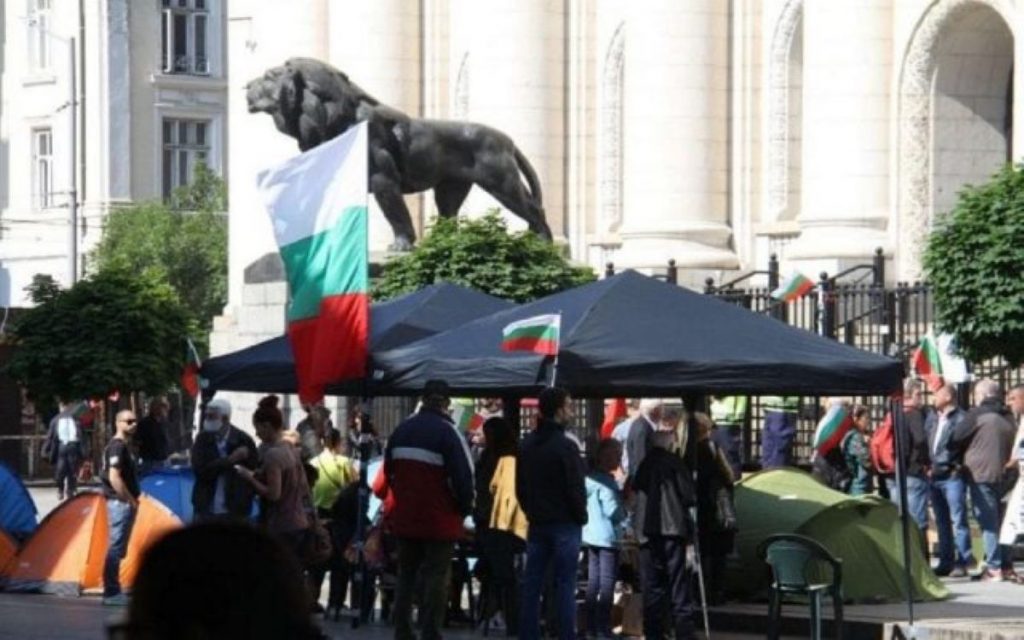 Bulgaria. Mai mulți protestatari au blocat accesul în Palatul de Justiție din Sofia și cer demisia procurorului general