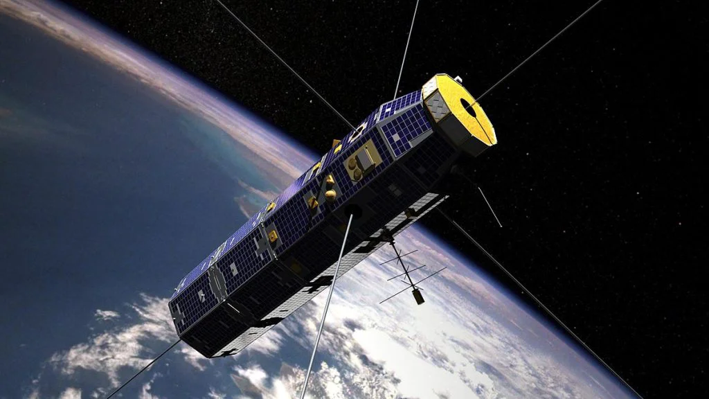Un satelit se va prăbuşi miercuri prin atmosfera terestră. Ce riscuri există pentru oameni