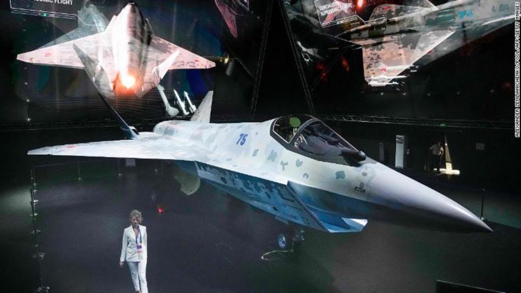 Putin vrea să dea ”șah-mat" americanilor cu un avion de luptă monomotor. Bătălia e mai mult comercială