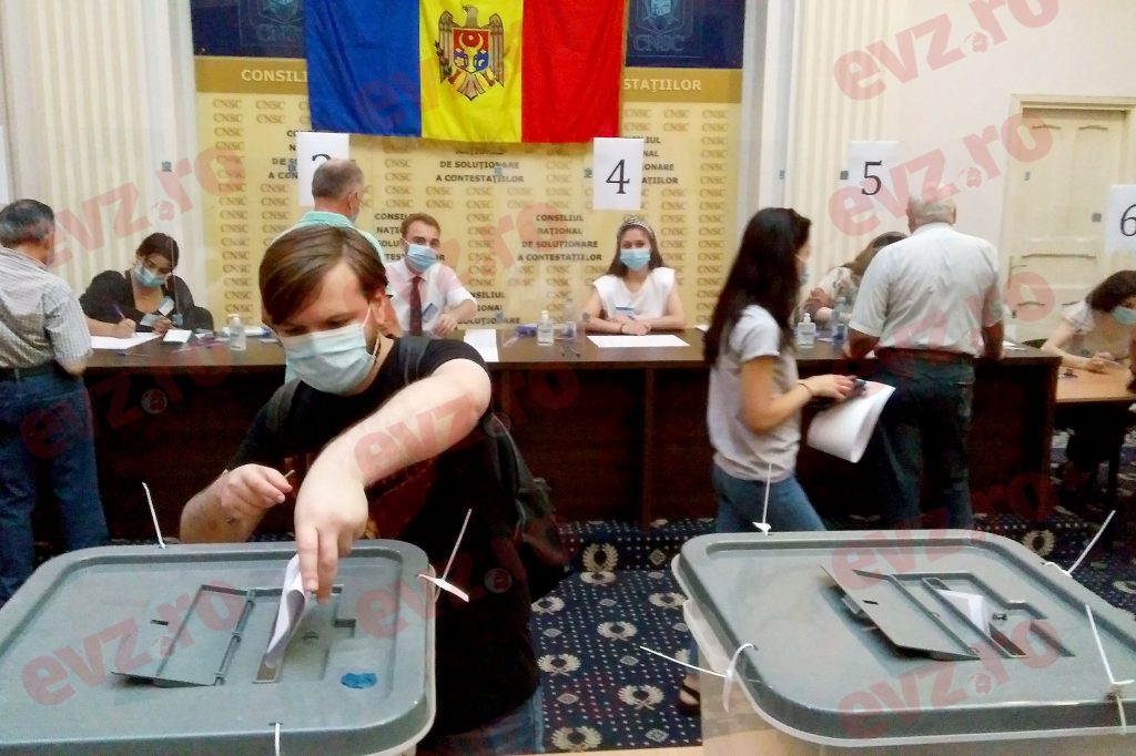 UPDATE Alegeri anticipate în Republica Moldova. Primele incidente semnalate de observatorii la urne