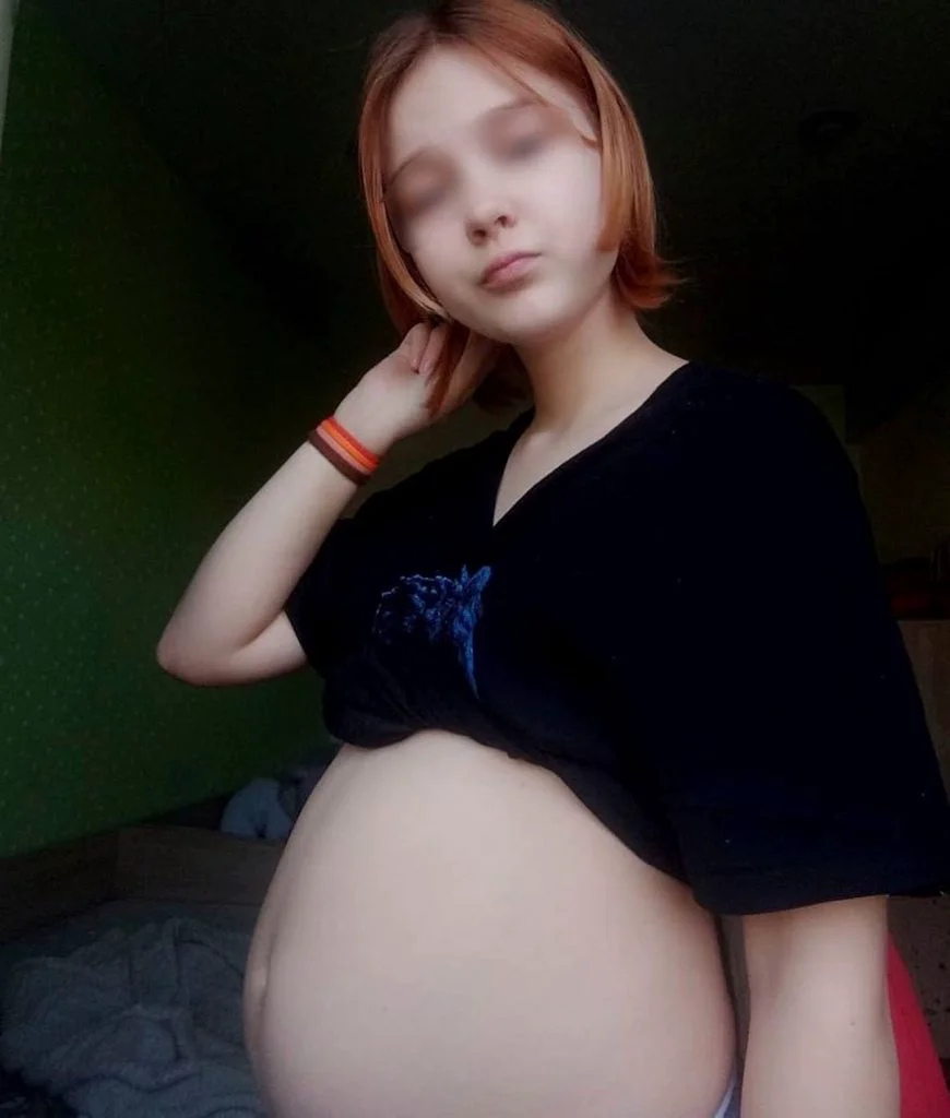 Incredibil! O scolăriță de 13 ani, lăsată însărcinată de un băiat de 10 ani, așteaptă acum al doilea copil