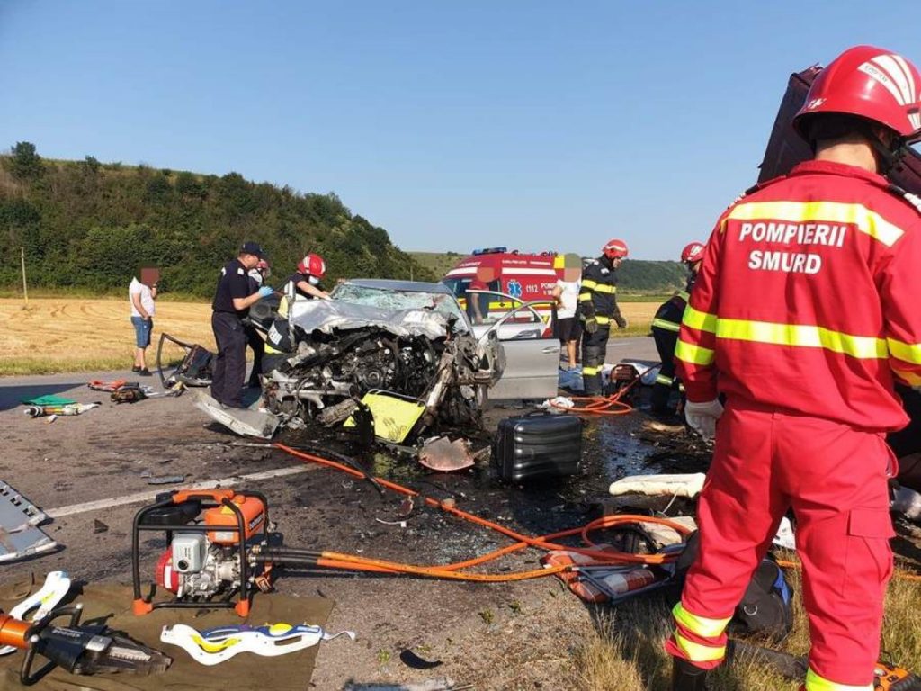 Tragedie pe DN2. Șapte persoane au murit într-un accident în județul Bacău. VIDEO