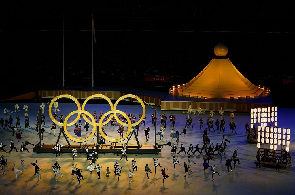 Deschiderea Jocurilor Olimpice a avut loc pe un fundal sumbru, lovit de pandemie