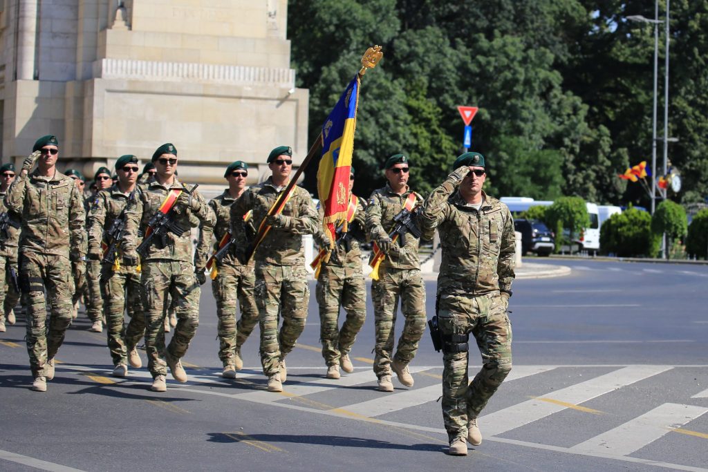 Paradă la Arcul de Triumf. Armata Română și-a încheiat misiune în Afganistan. VIDEO