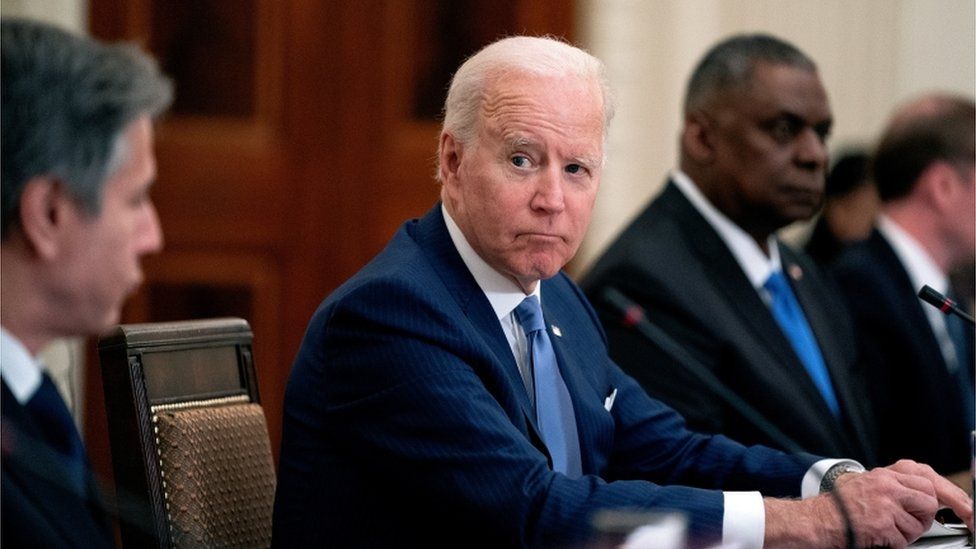 Joe Biden vrea să se transforme într-un haiduc și e sprijinit de 15 laureați ai premiului Nobel. Marea problemă socială a Americii