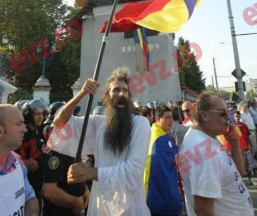 „Stegarul dac” anunță un nou protest pe clădirea ICCJ din București. Medicii i-au dat verdictul: Nu e nebun