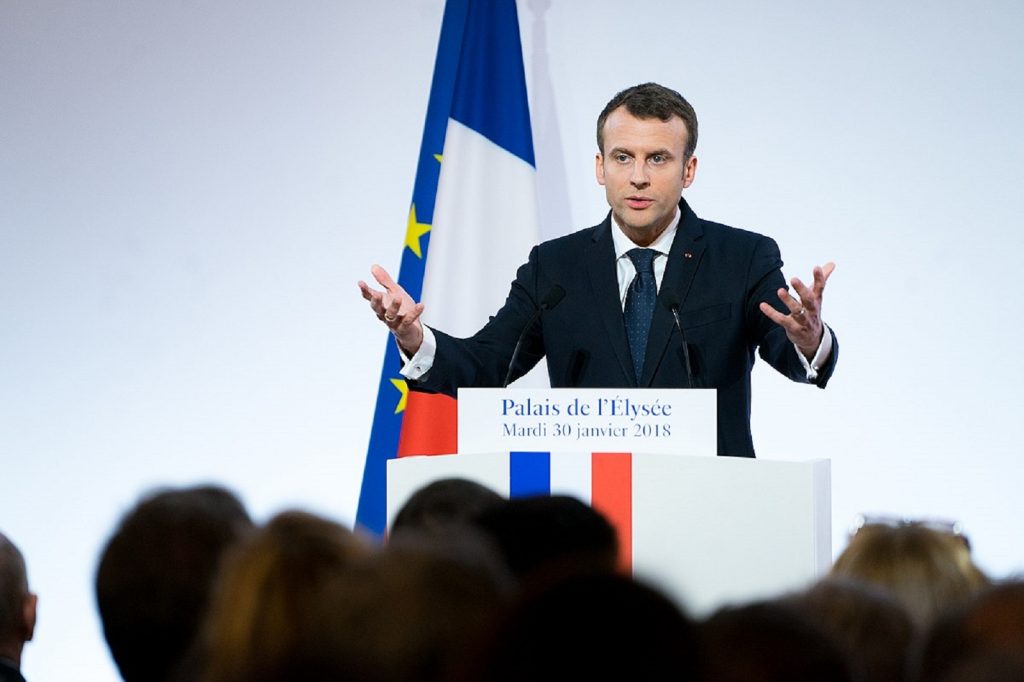 Emmanuel Macron anunţă vaccinarea obligatorie împotriva Covid-19 pentru cadrele medicale