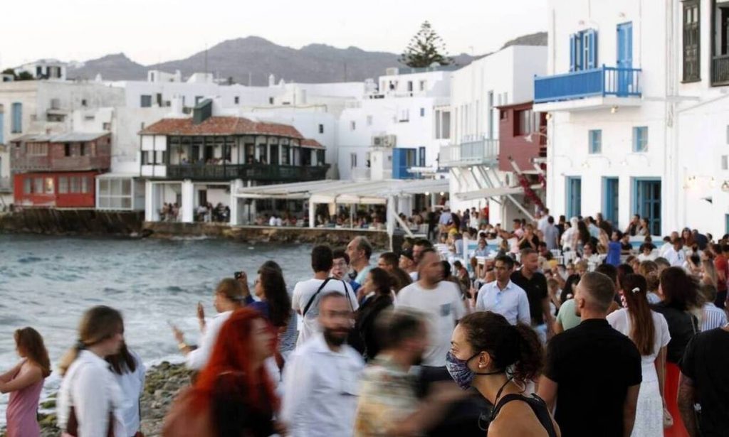O femeie a fost obligată să plătească aproape 2.000 de dolari la un restaurant în Mykonos