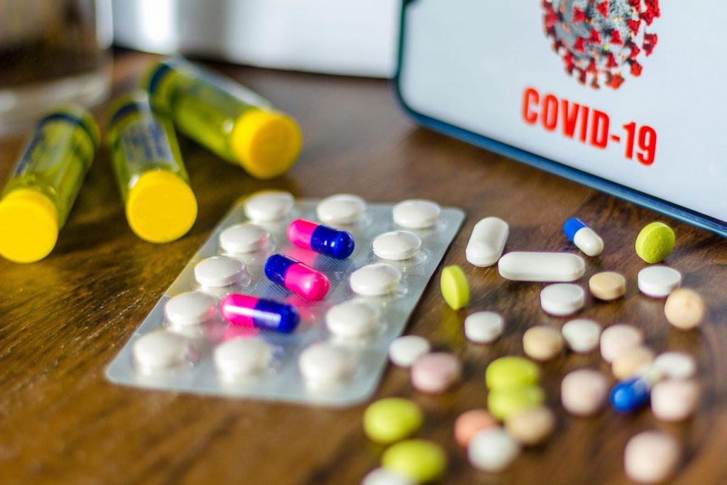 A fost dezvoltată pastila COVID-19. Cum se administrează tratamentul