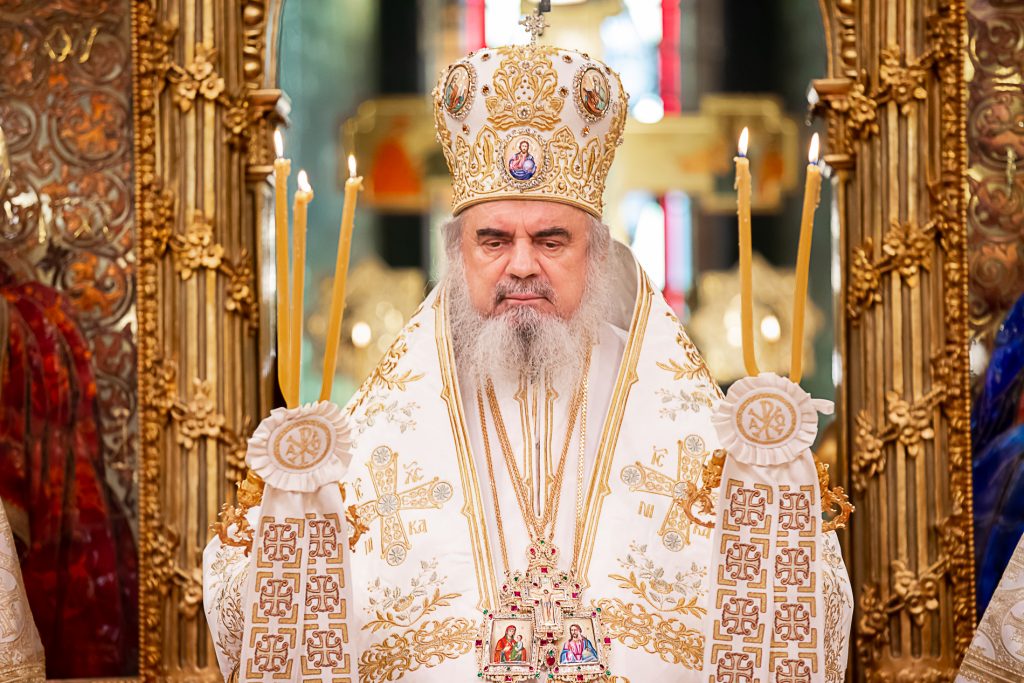 Lumina Sfântă de la Ierusalim, adusă în România, va ajunge şi în Ucraina, Republica Moldova şi Cehia. Patriarhul Daniel: Să ne gândim la cei pribegi