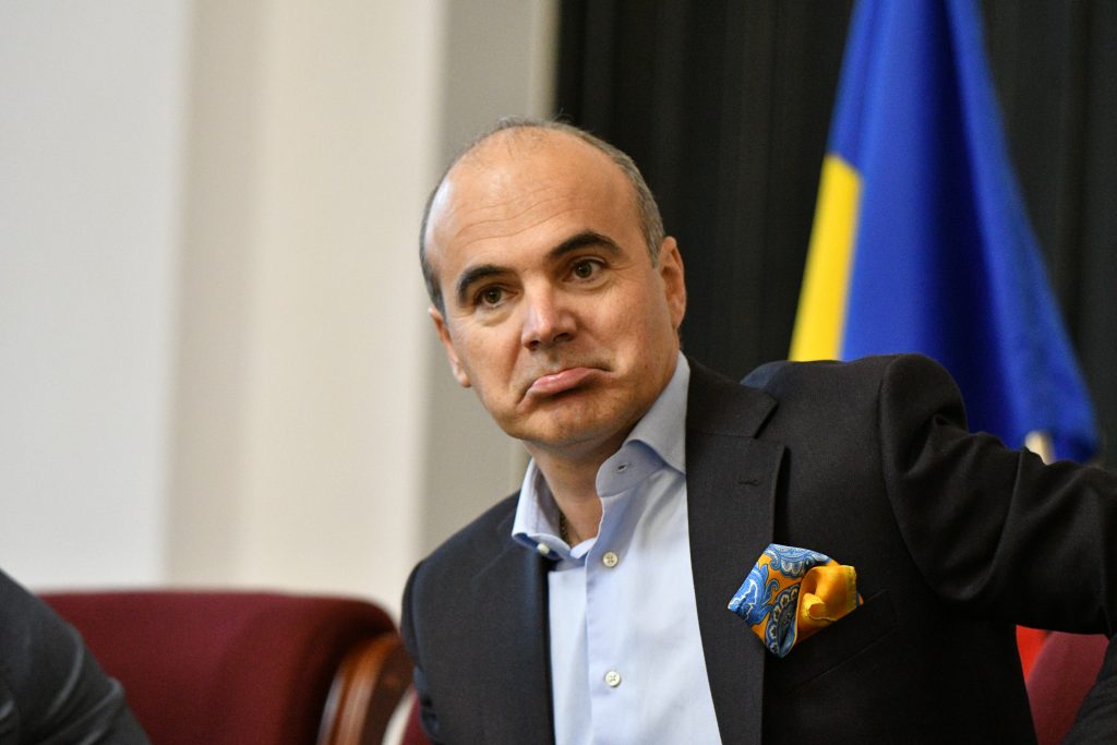 Video senzațional! Liberalul Rareș Bogdan demonstrează ce bine se pricepe la ciuperci! Comentariile internauților au fost, însă, cam otrăvite