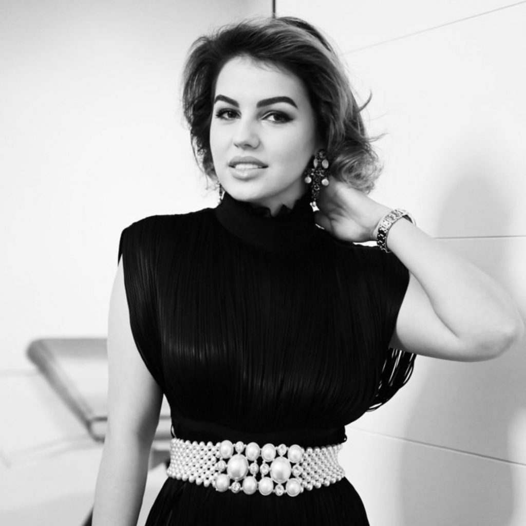 Secretele superbei Romina Gingașu, femeia care i-a cucerit inima miliardarului Piero Ferrari, în vârstă de 76 de ani. Va fi românca moștenitoarea imperiului Ferrari?