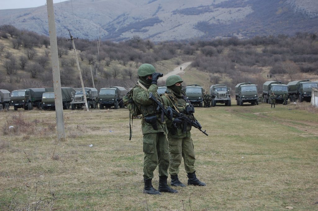 Trupe militare la granița României cu Ucraina. Vizite internaționale la spitalul din zonă