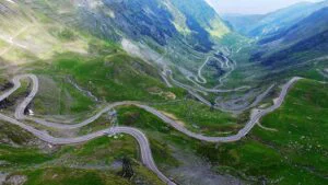 Transalpina și Transfăgărășan s-au redeschis, dar cu restricții