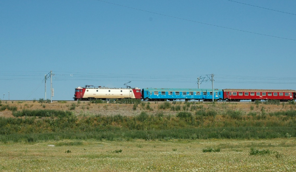 Trenul groazei pe ruta Constanţa-Bucureşti. Întârzieri de 192 de minute. Update