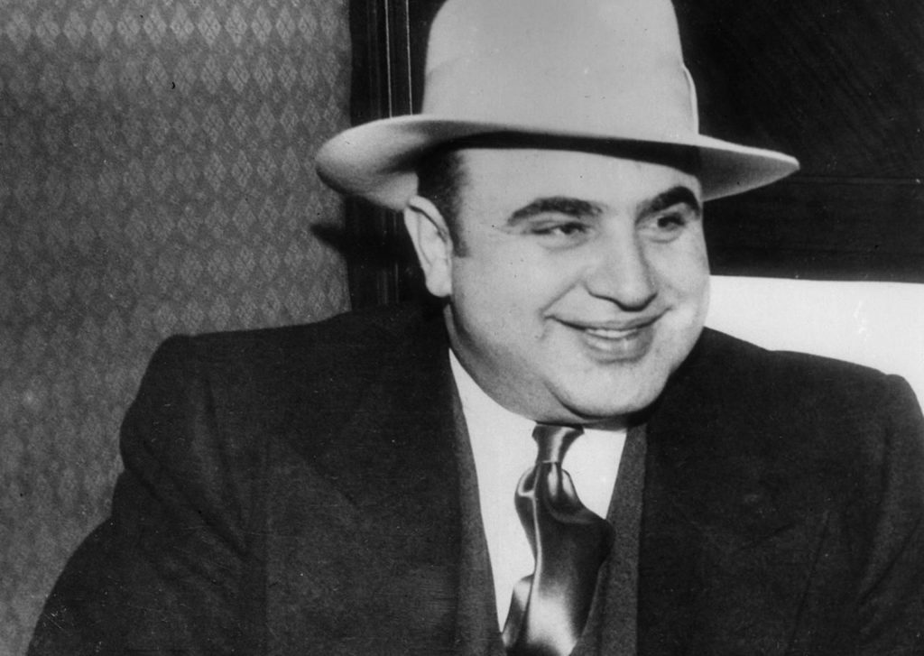 Nepoatele celebrului Al Capone își scot „amintirile” la licitație! Obiectele gangsterului valorează o avere
