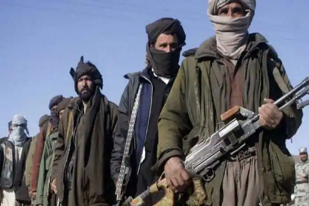 Talibanii au intrat în periferiile Kabulului. A căzut și Jalalabadul. Mesajul sinistru adresat afganilor și străinilor