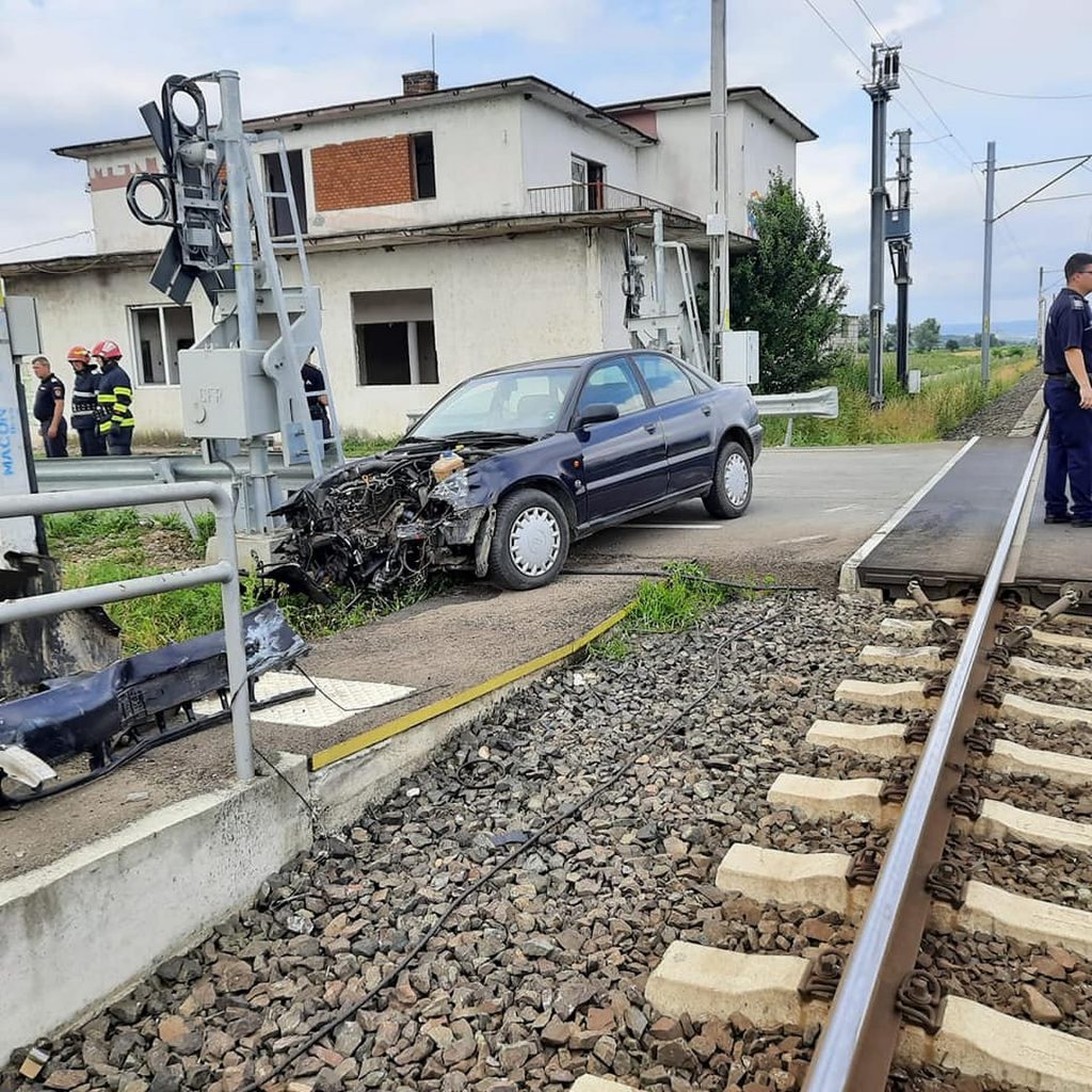 Capcanele morții pentru șoferii din România. Pericolele de la trecerile de nivel cu calea ferată