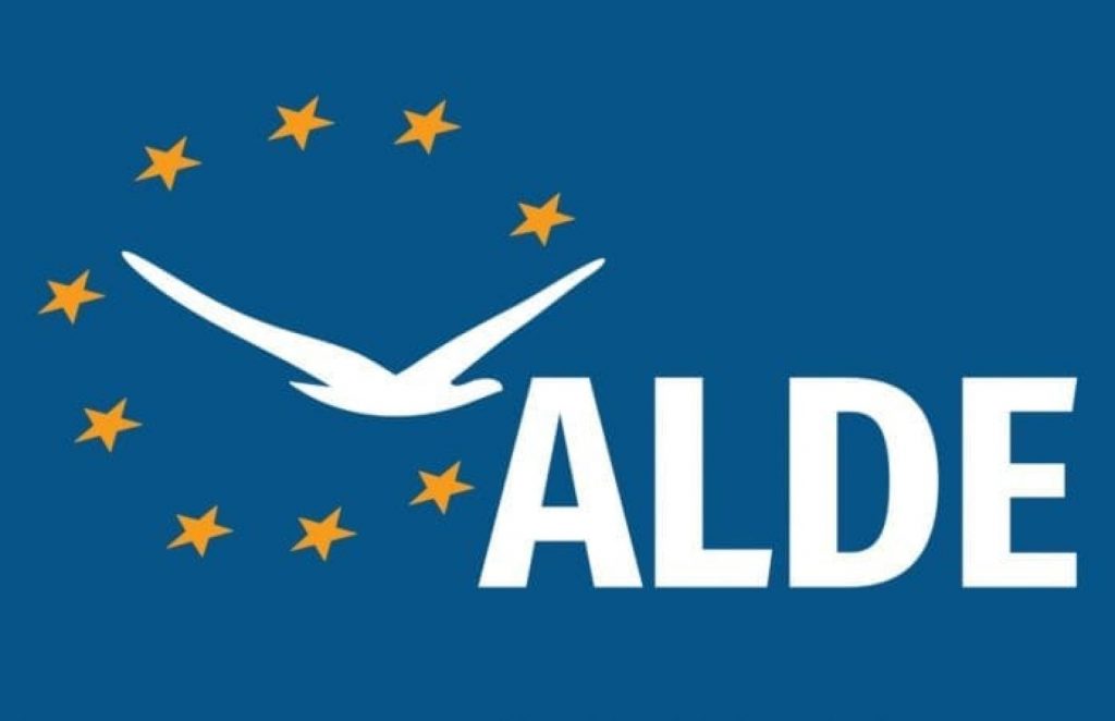 ALDE acuză deturnarea banilor din Fondul de Rezervă: „3 miliarde lei, cu care prim-ministrul vrea să-și asigure fidelitatea colegilor din teritoriu”